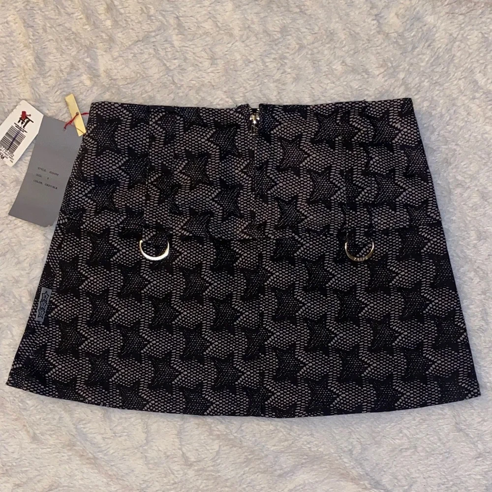 Tripp NYC Hot Topic Black Star Punk Rock Goth Mini Skirt with Silver Zip Accents - Picture 3 of 9